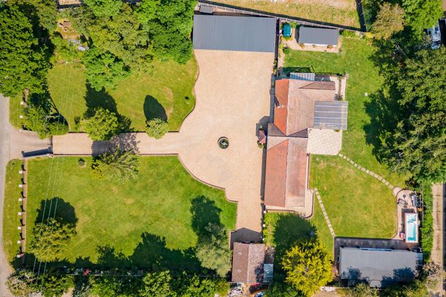 6 bedroom detached house for sale