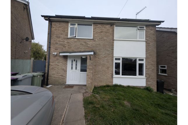 4 bed detached house