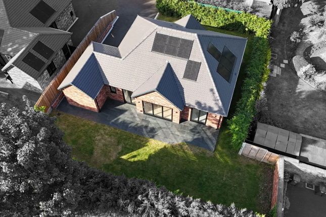 Old Penkridge Road, Cannock WS11 3 bed detached bungalow for sale