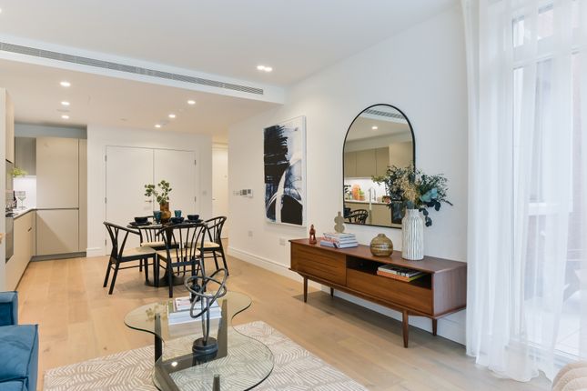 Chiswick Green, Chiswick High Road, W4 2 bed apartment for sale