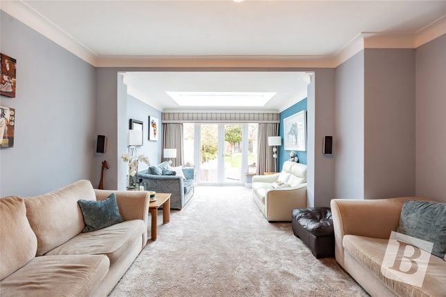 Stewart Avenue, Upminster, RM14 4 bed detached house for sale