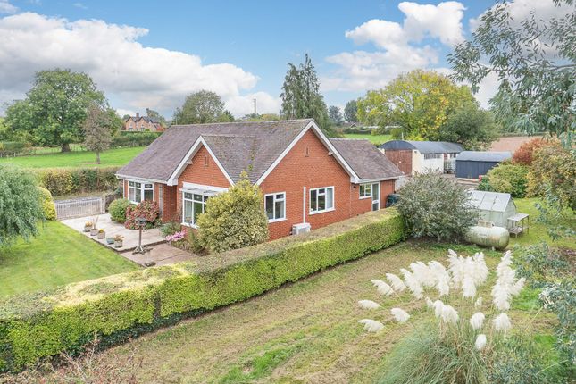Truecroft, Oldwood Road, WR15 3 bed bungalow for sale
