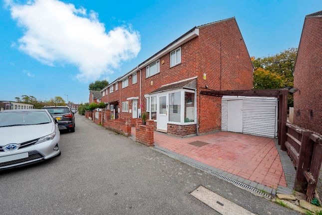 South Ockendon RM15 3 bed terraced house for sale