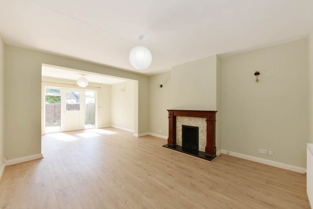 5 bedroom semi-detached house for sale