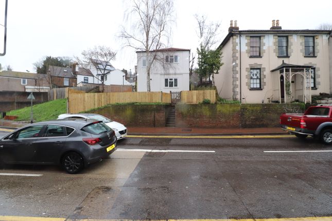 4 bed detached house