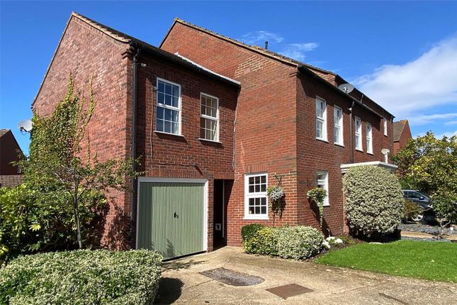 4 bedroom end of terrace house for sale