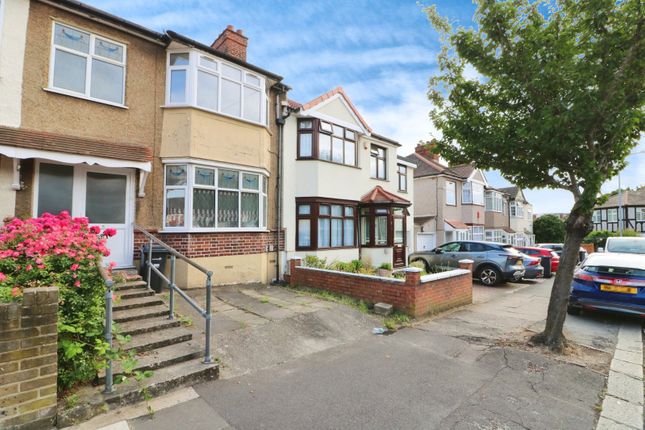 Ardwell Avenue, Ilford IG6 3 bed terraced house for sale