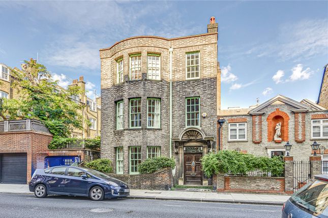 Semi-detached house for sale