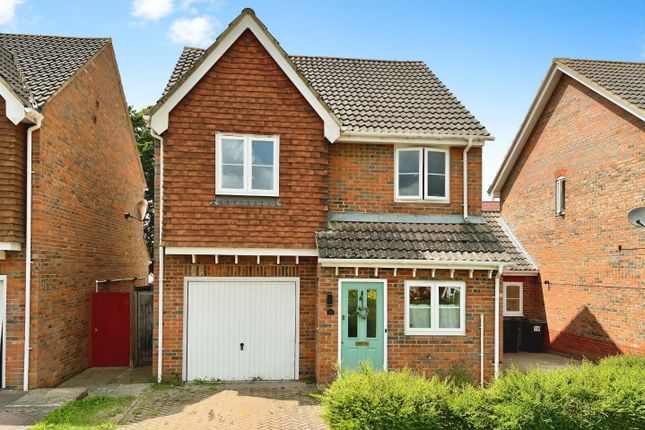 Haywain Close, Kingsnorth, Ashford 3 bed detached house for sale