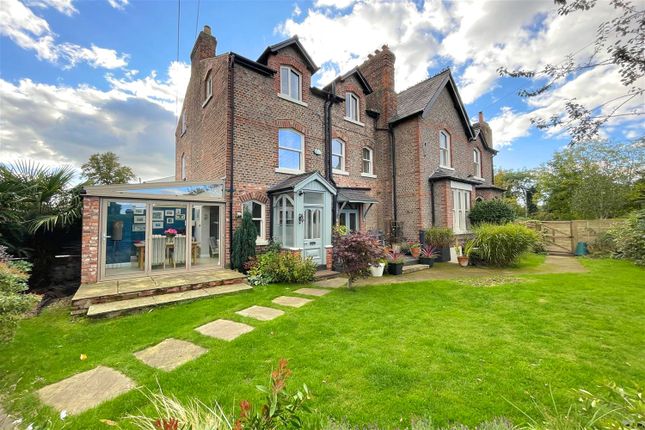 5 bedroom semi-detached house for sale
