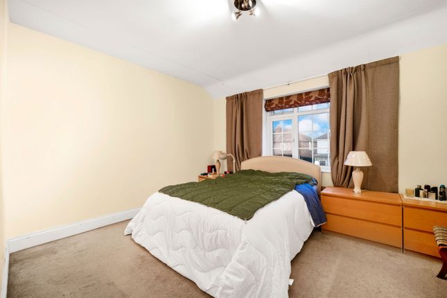 Woodrow Avenue, Hayes UB4 2 bed terraced house for sale