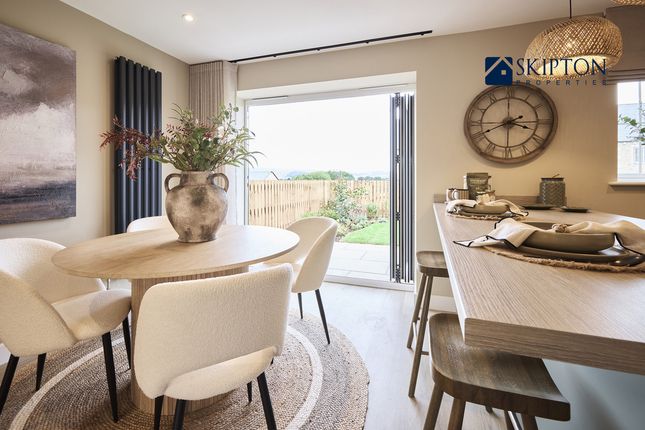 4 bed detached house