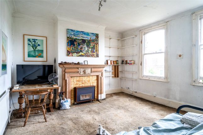 Dulwich Road, London, SE24 2 bed apartment for sale