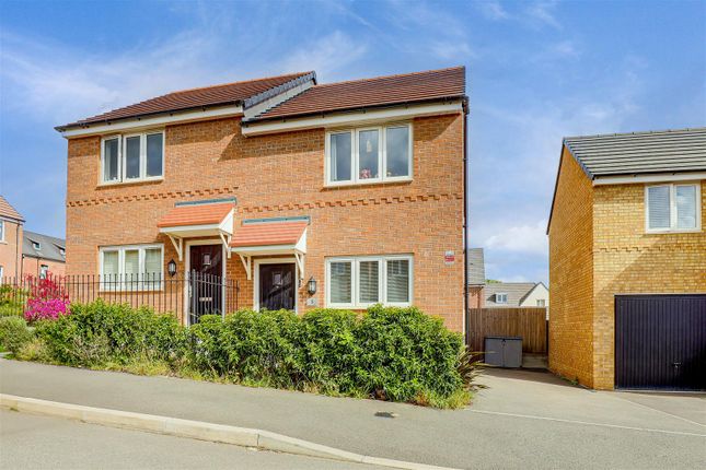 2 bedroom semi-detached house for sale