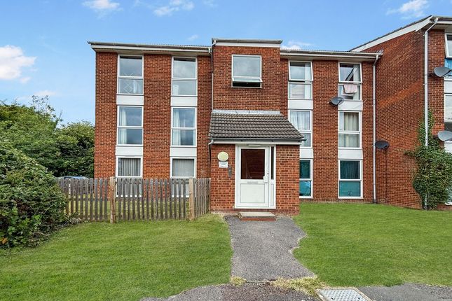 Duchess Court, Dunstable LU5 2 bed flat for sale