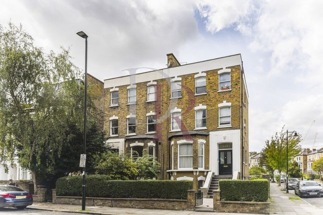 Caledonian Road, London, N7 3 bed flat for sale