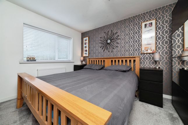 3 bedroom link detached house for sale