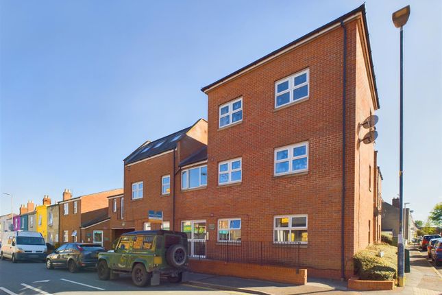 2 bed flat
