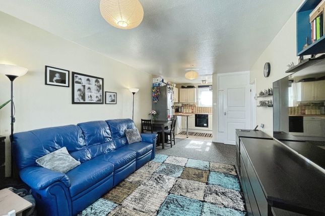 Five Acres, Harlow CM18 2 bed flat for sale