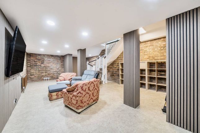 Charles II Place, Chelsea, London, SW3 3 bed terraced house for sale