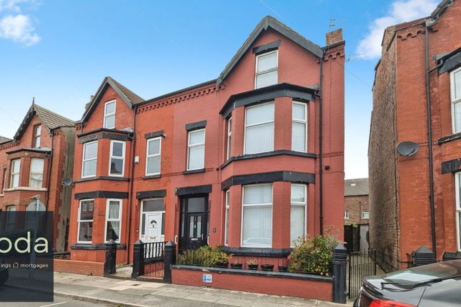 5 bedroom semi-detached house for sale