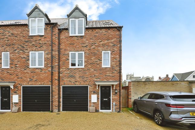 2 bedroom end of terrace house for sale
