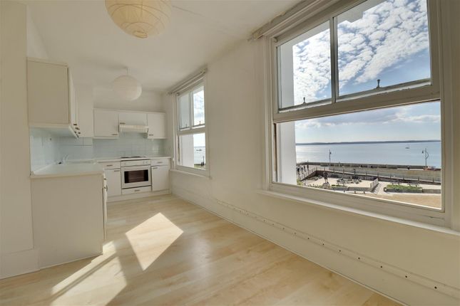 Studio flat for sale