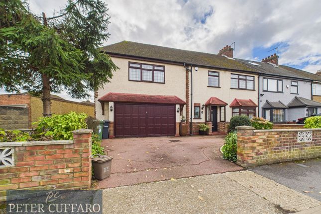 Hillview Gardens, Waltham Cross EN8 4 bed end of terrace house for sale