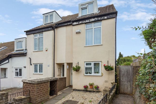 Hinkley Close, Harefield, UB9 4 bed end of terrace house for sale