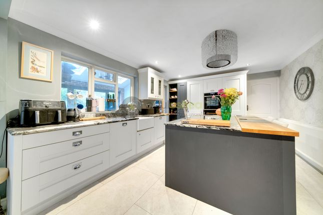 Farrers Place, Shirley Hills 6 bed detached house for sale
