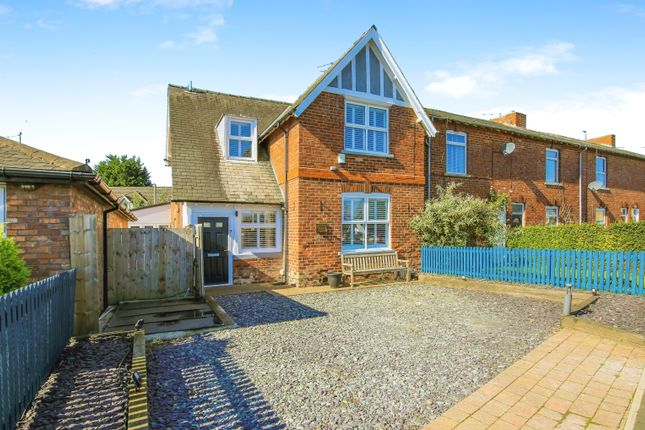 4 bedroom end of terrace house for sale