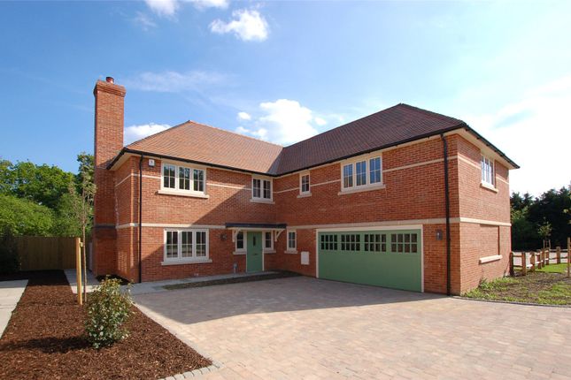 5 bedroom semi-detached house for sale