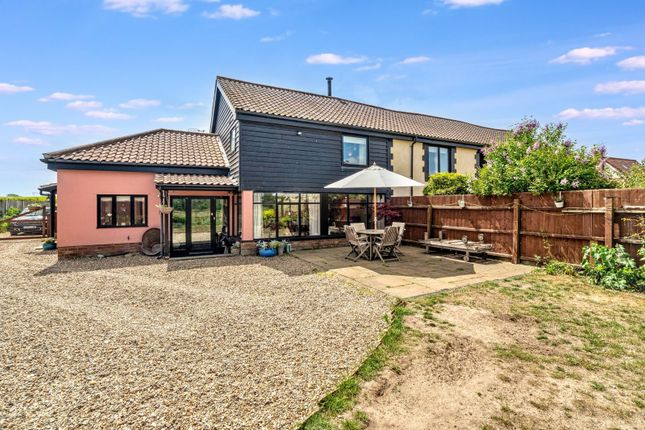 Low Street, Oakley, Diss, Suffolk, IP21 3 bed semi
