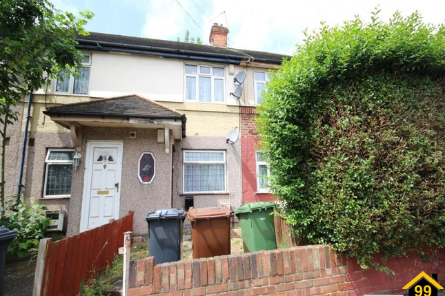 Grantham Gardens, Romford, London, RM6 2 bed ground floor maisonette for sale