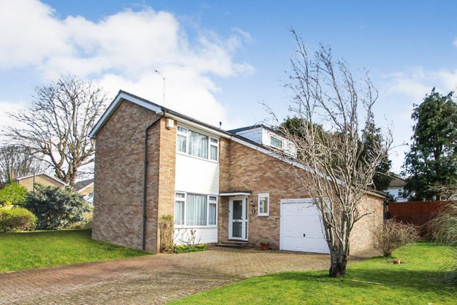 Parsons Mead, East Molesey KT8 3 bed detached house for sale