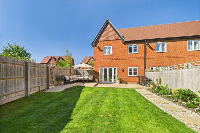 Hazylwood, Wokingham, Berkshire, RG40 3 bed semi
