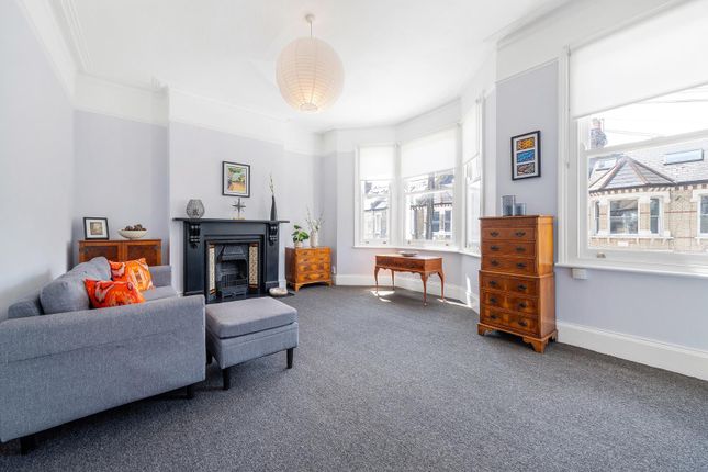 Helix Road, SW2 2 bed flat for sale