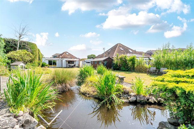Downsview Avenue, Woking, Surrey, GU22 4 bed detached house for sale
