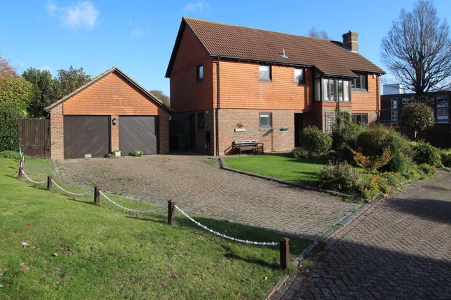 Saffrons Park, Eastbourne, BN20 7UX 4 bed detached house for sale