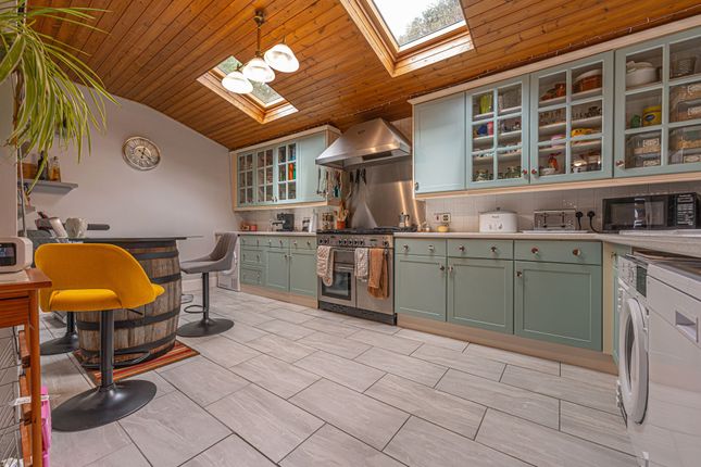 Usk Road, Pontypool, NP4 3 bed detached house for sale