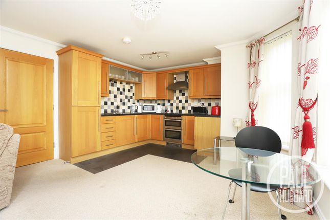 Kingswear Court, Rectory Road... 2 bed apartment for sale