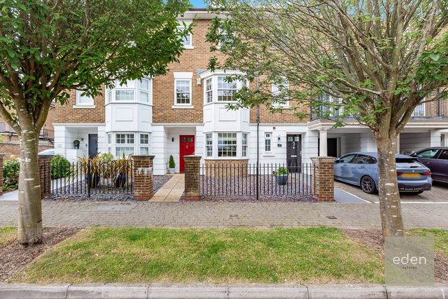 Kendall Avenue, Kings Hill, ME19 4 bed house for sale