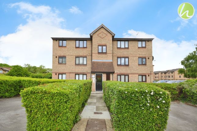 Chestnut Road, Vange, SS16 1 bed flat for sale