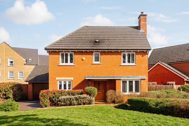 Glanville Way, Epsom 3 bed detached house for sale