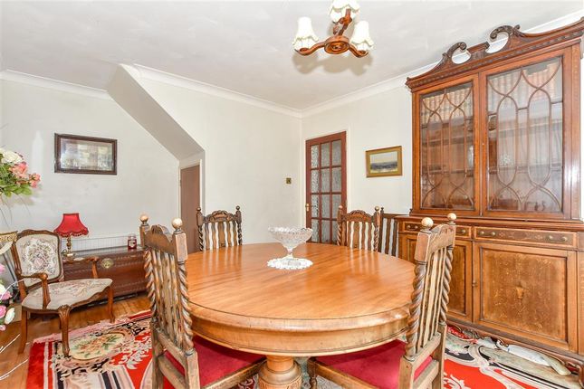 Oakmont Drive, Waterlooville, Hampshire 4 bed detached house