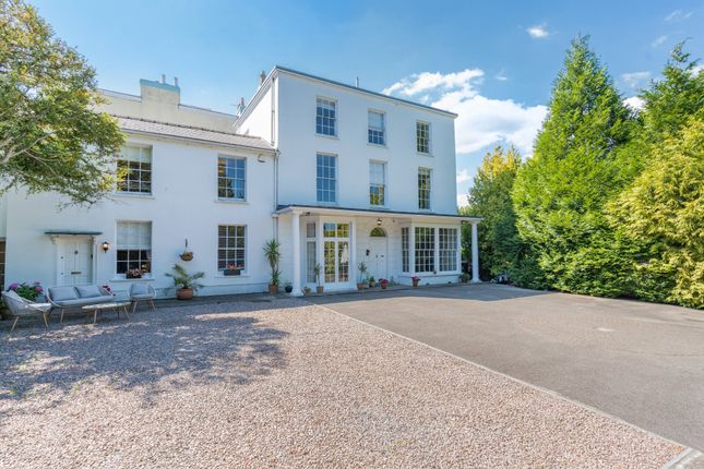 5 bedroom semi-detached house for sale
