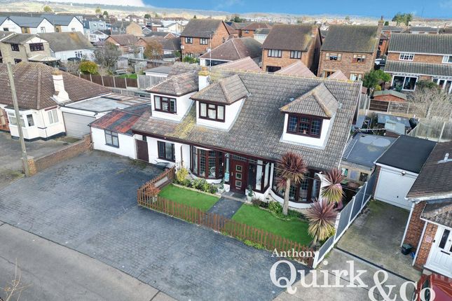 Bramble Road, Canvey Island, SS8 8 bed detached house for sale