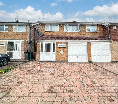 3 bedroom semi-detached house for sale