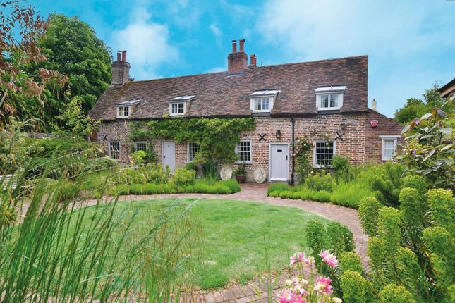 5 bedroom semi-detached house for sale