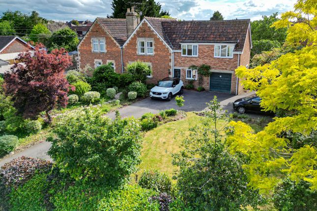 5 bedroom semi-detached house for sale